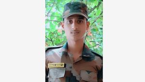 Maharashtra CM Announces Rs 10 lakh Assitance To Kin Of  Agniveer Who Died In Siachen Glacier