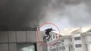Watch: Man Makes Dramatic Jump From 4th Floor To Escape Bengaluru Fire