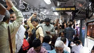 Commuters Travelling Without Tickets On Mumbai Locals Has Increased, Here Is The Reason