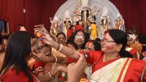 Durga Puja 2023: Devotees Throng Pandals In Kolkata, Other Cities Despite Rains