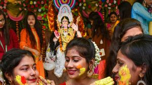 Navratri Saraswati Puja 2023: Date, Time, Mantra, Offerings And WhatsApp Status