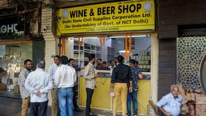 Delhiites Brace For ‘Dry Day’ For Chhath Puja Amidst World Cup Fever