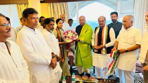Actor-Politician Vijayashanthi Rejoins Congress