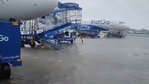 Chennai Rains: 2 Dead, Airport Shut Till 11.30 pm Today As Cyclone Batters TN Capital