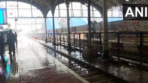 Cyclone Michaung In Chennai: 11 Trains Canceled After Alert; Steps To Check Train Status At IRCTC Website