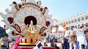 Karnataka CM Siddaramaiah Inaugurates 'Namma Jaatre' Folk Festival In Bengaluru