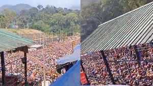 Huge Rush Of Pilgrims At Sabarimala Temple: Devotees Complain Lack Of Facilities