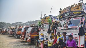 Karnataka Lorry Drivers To Go On Indefinite Strike From Jan 17