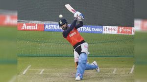 RCB Fans Get Excited After Virat Kohli Recreates That Haris Rauf Shot Against Naveen-ul-Haq
