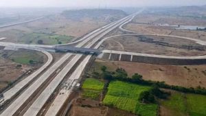 Bengaluru-Chennai Expressway: A 2-Hour Commute Between Bengaluru And Chennai By December!