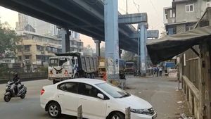 Mumbai's Iconic Sion Bridge Set To Close After 112 Years; Major Traffic Disruptions Expected