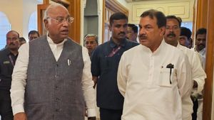 Congress Leader Mohammed Arif Khan Resigns As Star Campaigner For Lok Sabha Polls