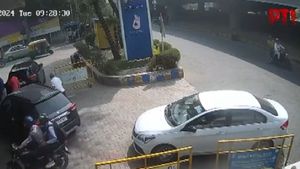 WATCH Video: Noida Petrol Pump Incident Involving AAP MLA's Son Prompts Police Action