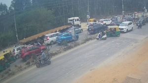 Bengaluru Road Rage: Biker Smashes Car Window, Injures 3-Year-Old In Shocking CCTV Camera