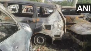 Delhi: Parking Lot In Chandni Chowk Catches Fire, Five Shops Gutted