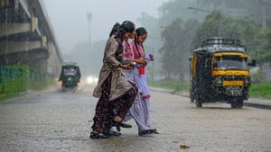 Tamil Nadu Weather Update: 9 Districts Brace for Downpour, Light Rains Predicted In Chennai