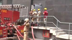 Kolkata's Acropolis Mall Fire: Rescue Ops Underway As Several Feared Trapped Inside, No Casualties Reported