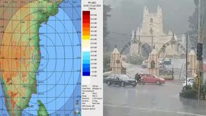 Tamil Nadu Weather Alert: Expect Heavy Rains; Avoid Going To Ooty, Munnar, Wayanad