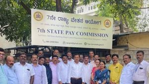 7th Pay Commission: 27.5% Pay Hike For Karnataka Central Government Employees Starting August 1