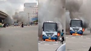 WATCH Video Bengaluru Bus Fire: Video Shows BMTC Bus Engulfed In Flames