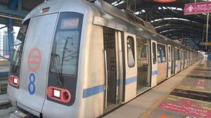 Delhi Metro: Woman Commits Suicide By Jumping In Front Of Metro Train 