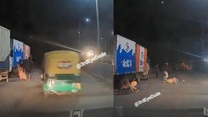 Auto Rickshaw's Reckless Ride In Bengaluru: Pedestrians And Scooter Hit Near Dairy Circle