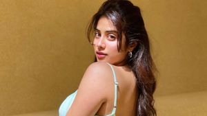 Mumbai: Bollywood Actor Janhvi Kapoor Admitted In Hospital
