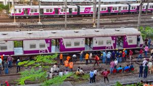Mumbai Local Train Services Block: How Will Your Commute Be Affected On Sunday? Find Out Here