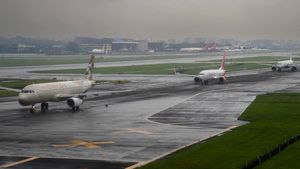 Mumbai Rains: IndiGo, Air India, SpiceJet Issue Alerts; BMC Declares Holiday For Schools And Colleges