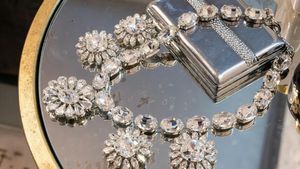 Chennai Sanitation Workers Find Diamond Necklace Worth Rs 5 Lakh In Garbage Bin, Return It To Owner