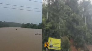Heavy Rains Trigger Flooding In Sringeri; Tunga River Exceeds Danger Mark: Math Issues Warning