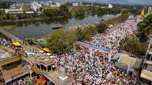 Warkari Community Gains Maharashtra Government Backing: Pensions And New Corporation Announced