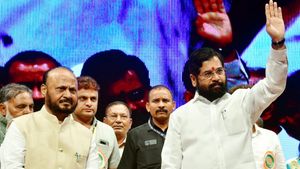 Former Shiv Sena MP Threatens SC Action Over Navneet Rana’s Caste Certificate If Denied Governor Role