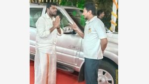 Did Annamalai Respectfully Greet Udhayanidhi Stalin At DMK Event? Truth Behind Viral Pic