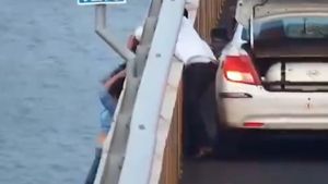 Mumbai: Cab Driver Grabs Woman By Hair, Saves Her From Falling Off Atal Setu | WATCH