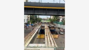 Bridge Or Blunder? Viral Video Of Malad's Flyover Raises Concerns Over Infrastructure Safety
