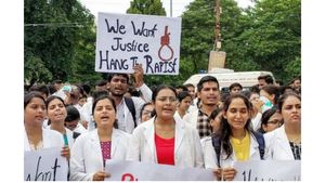 West Bengal Doctor Rape-Murder Case: Did Kolkata Police Tell Family Of Deceased Doctor About Possible Suicide?