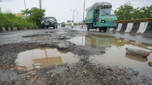 Ganeshotsav Ahead: Mumbai Municipality Accelerates Pothole Repairs For Smooth Celebrations
