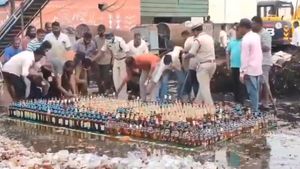 Andhra Pradesh: Locals Loot Liquor From Police In Guntur, Video Goes Viral