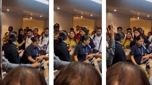 Watch | Mumbai Viral Video: IndiGo Flight Delay Leads To Heated Confrontation With Ground Staff