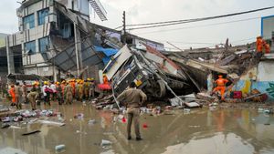 Lucknow Building Collapse: Death Toll Mounts To 8, Several Feared Trapped As Rescue Ops Underway