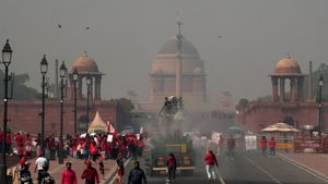 Delhi Battles 'Very Poor' Air Quality Ahead Of Diwali Despite Firecracker Ban