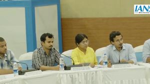 Kolkata: Protesting Doctors End Hunger Strike After Meeting West Bengal CM Mamata Banerjee