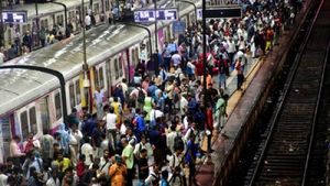 Mumbai Local Train Services News: 12 New Suburban Trains To Run From October 12 – Details Inside