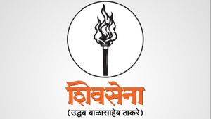 ECI Unveils New ‘Mashaal’ Symbol For Uddhav’s Shiv Sena Ahead Of Maharashtra Polls – What Changed?