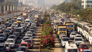 Bengaluru Traffic Compared To 149-Hour Drive In Russia: Netizens Defend It With Facts
