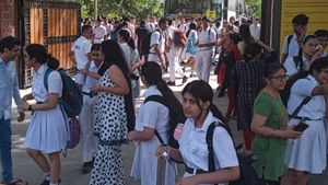 Delhi Schools Shift To Hybrid Mode For Grades Up to 12th
