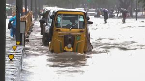 Chennai Airport Temporarily Shut Amid Cyclone Fengal's Landfall Today, Train Services Hit