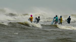 Cyclone Fengal Nears Landfall In Puducherry: TN Shuts Schools, Transport Suspended, Safety Measures In Place