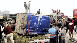 Jharkhand Bus Accident: Seven Lost Lives, Many Injured As Vehicle Overturns In Hazaribagh